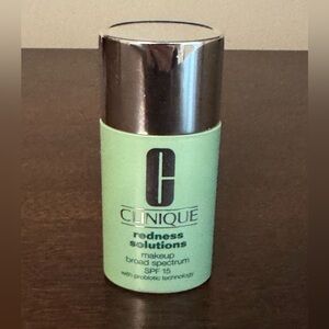 Clinique Redness Solutions Makeup